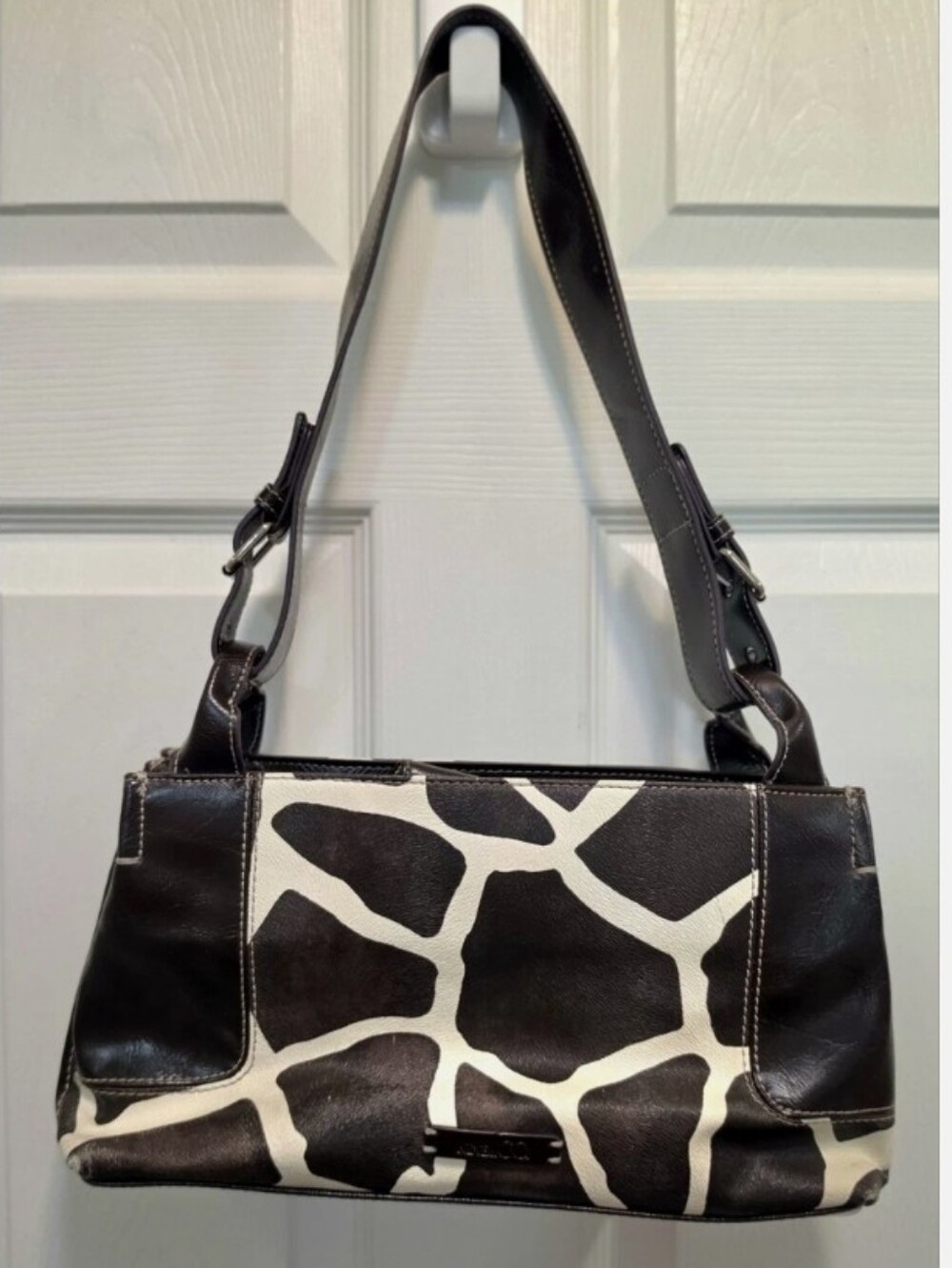 Nine & Co. Brown and Cream Giraffe Priint Shoulder Bag Purse 6"x12"